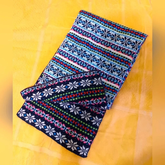 🍒 Aerie Women's Multi Colored Scarf Wrap - Picture 1 of 3